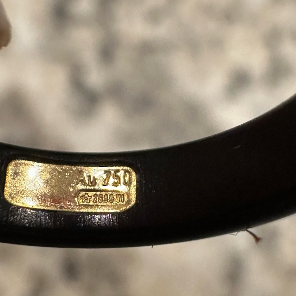 Gucci Black & Gold Icon Ring - Picture 5 of 8